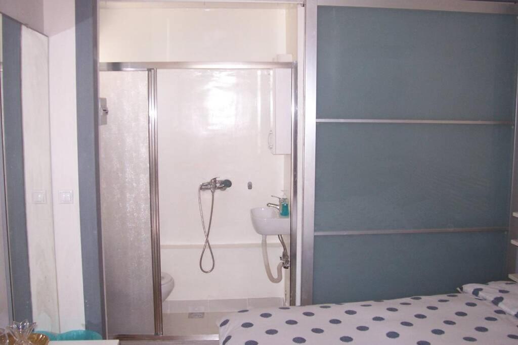 Air Conditioned Studio In Quite Garden With Barbecue Atena Exterior foto