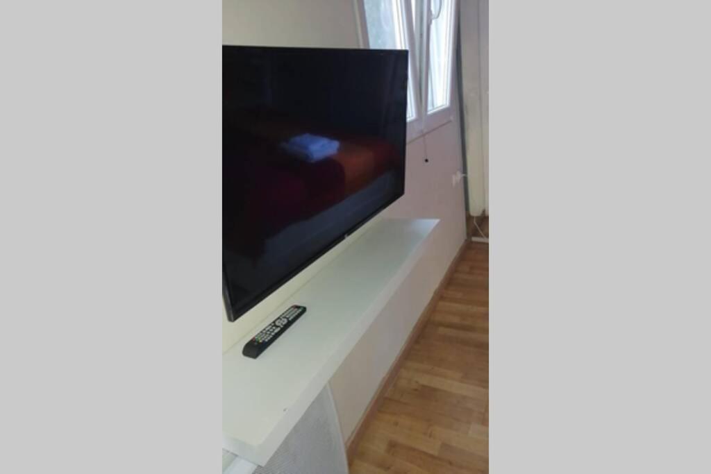 Air Conditioned Studio In Quite Garden With Barbecue Atena Exterior foto